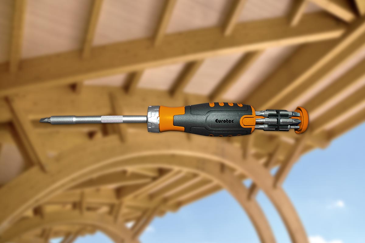 El destornillador de carraca 12 en 1